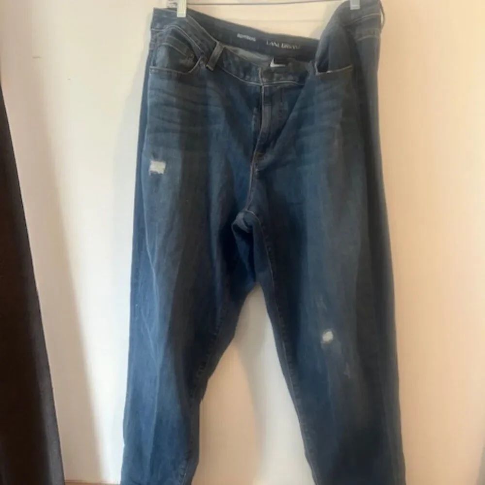 Lane Bryant 5 pocket boyfriend distressed denim jeans, size 18